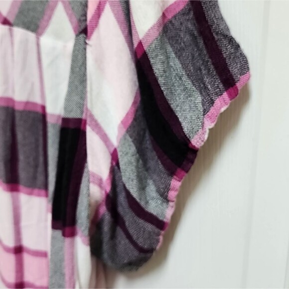 Torrid Top Womens 3X Pink Purple Plaid Crinkle Gauze Crochet Lace Short Sleeve - Picture 5 of 7